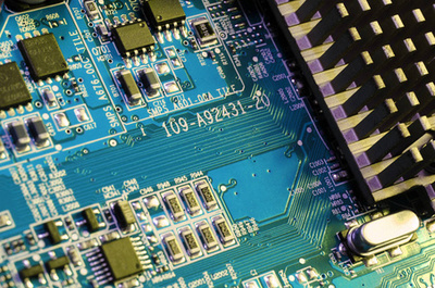 關(guān)閉計(jì)算機(jī)主板鏡頭的電子元器件設(shè)計(jì)