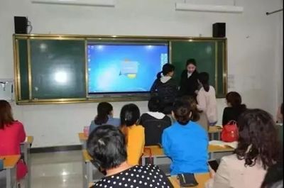 智能教學(xué)風(fēng)雨無阻,長虹教育為華州區(qū)教師做信息化應(yīng)用培訓(xùn)